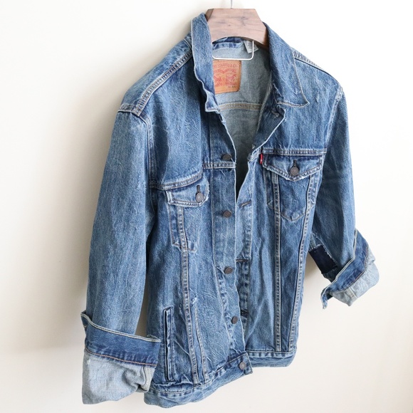 Levi's Jackets & Blazers - Levi's XXL distressed denim jacket -B5